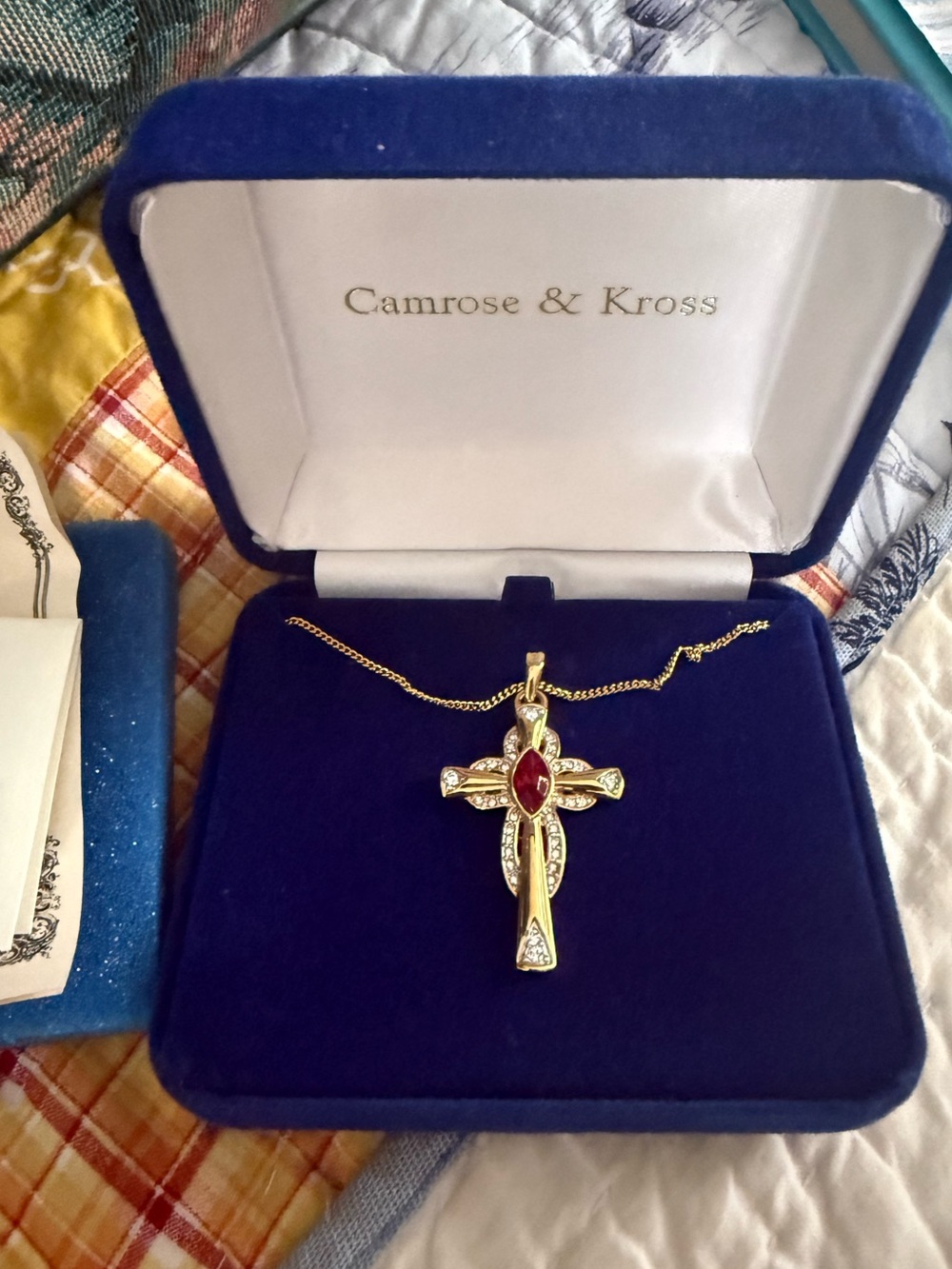 NIB JACKIE KENNEDY CAMROSE KROSS NECKLACE RUBY RED RHINESTONE CROSS PENDANT